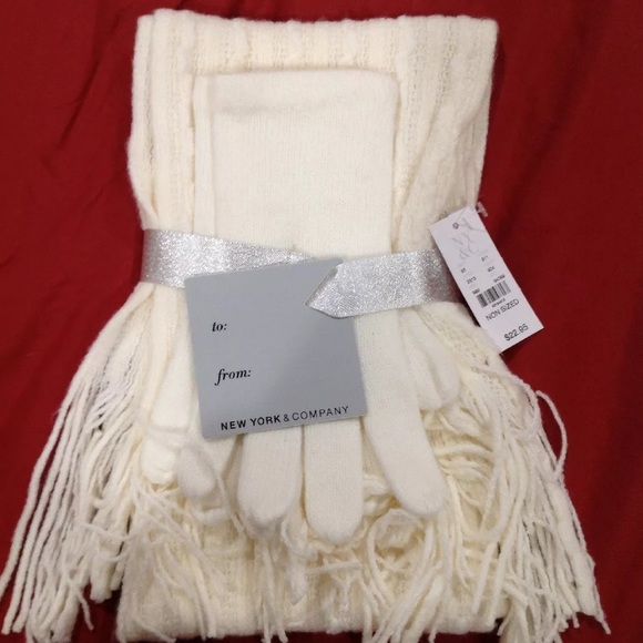 NIP NY and Co white cable fringe scarf gloves set - Picture 6 of 9